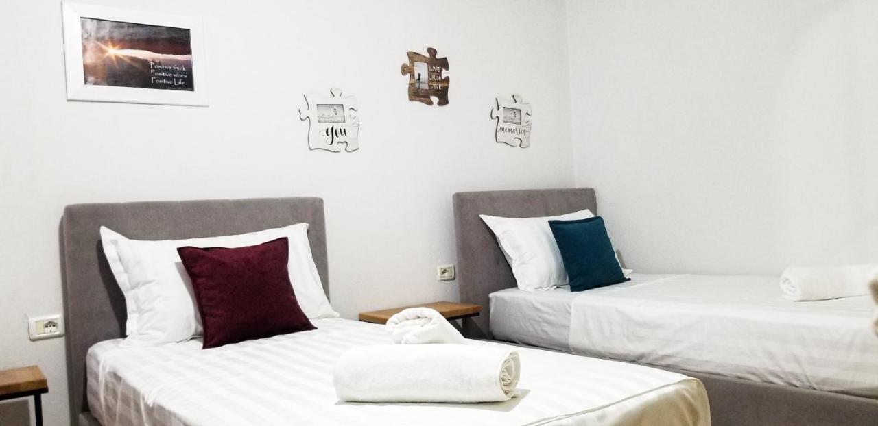 Spacious And Cozy Apartment - Ajia Apartment Tirana Esterno foto