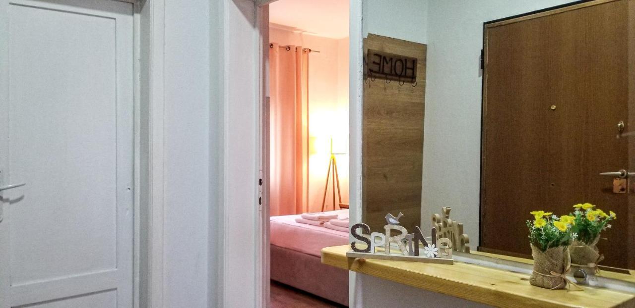 Spacious And Cozy Apartment - Ajia Apartment Tirana Esterno foto