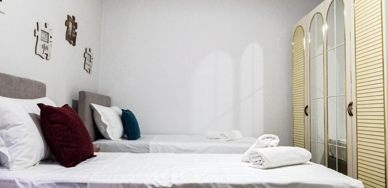 Spacious And Cozy Apartment - Ajia Apartment Tirana Esterno foto