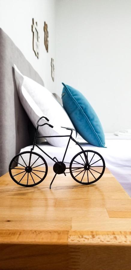 Spacious And Cozy Apartment - Ajia Apartment Tirana Esterno foto