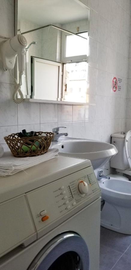 Spacious And Cozy Apartment - Ajia Apartment Tirana Esterno foto