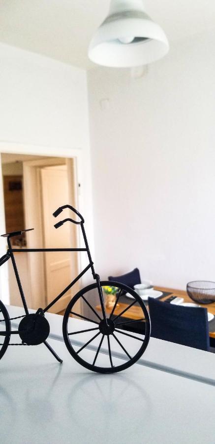 Spacious And Cozy Apartment - Ajia Apartment Tirana Esterno foto