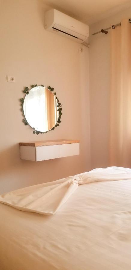 Spacious And Cozy Apartment - Ajia Apartment Tirana Esterno foto